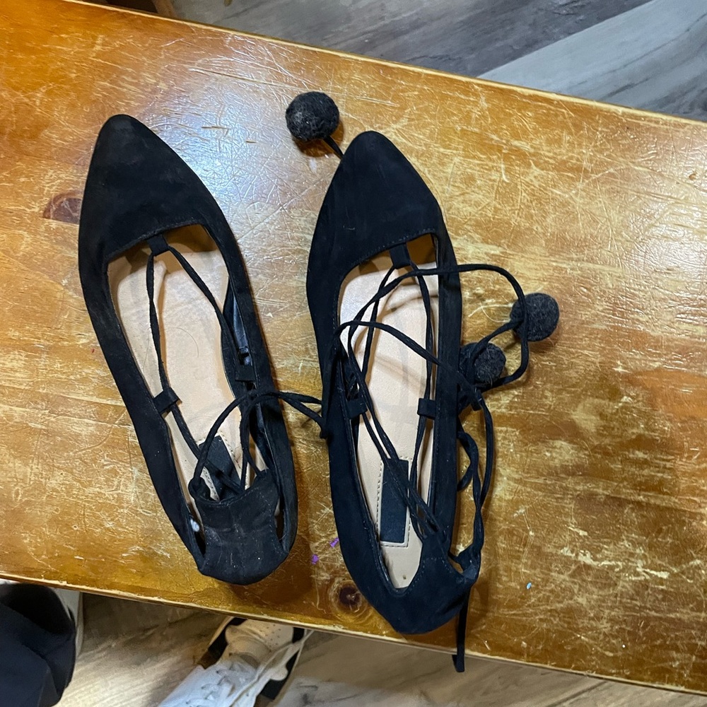 Flat shoes , don’t know brand , size 7 , womens